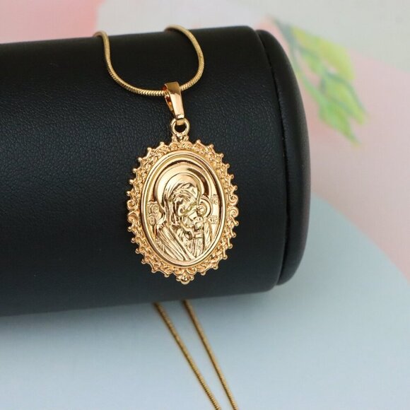 "Ornate Oval Religious Rose Gold Pendant Elegant Design, XPPT1597 - Picture 3 of 13